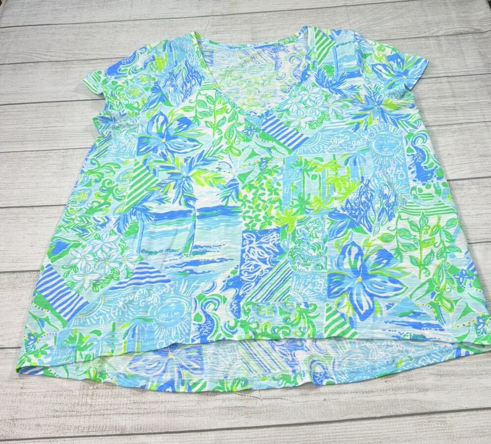 Lilly Pulitzer Women’s Etta Whisper Blue Beach Happy V-Neck T-shirt Size L